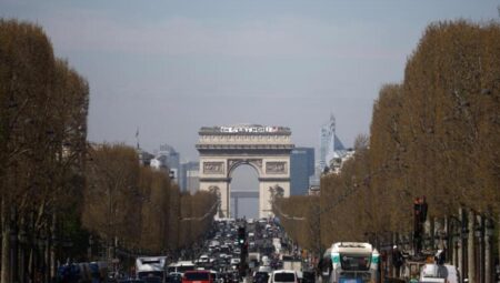 Fransa’da hükümetle sendikaların “emeklilik reformu” görüşmesi sonuçsuz kaldı