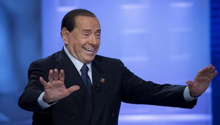 Bir aydır hastanede yatan Berlusconi’den birinci ileti